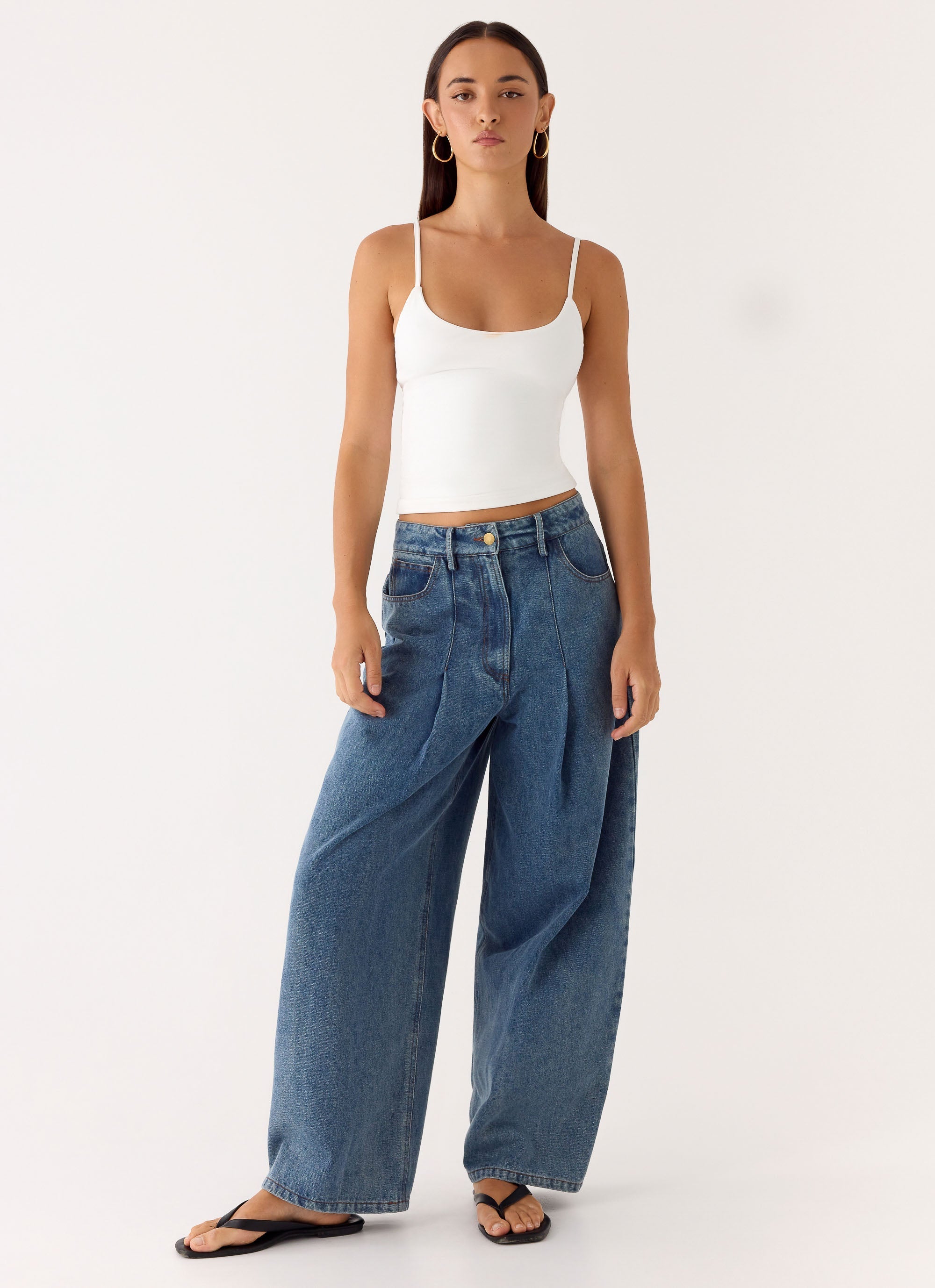 Zayn Pleated Denim Jeans - Light Wash Blue